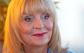 Előkerültek Terry Black féltve őrzött kincsei. Fanny megható lépésre szánta  el magát, de segítségre van szüksége