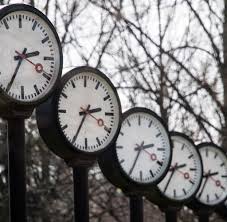 In deutschland wird zweimal im jahr die zeit umgestellt. Zeitumstellung 2020 Winterzeit Stellen Wir Die Uhr Jetzt Vor Oder Zuruck Welt