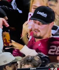 Danny Stutsman in the Logies hat is electric #Sooners