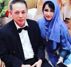 He holds a masters degree from university malaya and a bachelor from universiti. Penerima Anugerah Awen Nisa Bakri Gilakan Rempah Kenapa Kak Fas Online