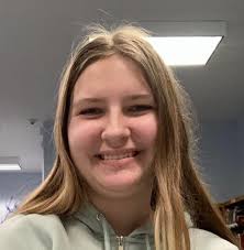 Anna Hollinger's Instagram, Twitter & Facebook