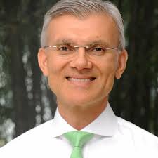 Return to Sri Lanka by Razeen Sally.