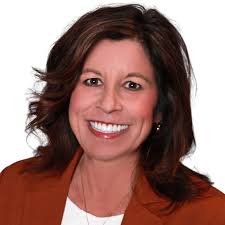 Lori Chastain, Ellijay, GA Real Estate Associate