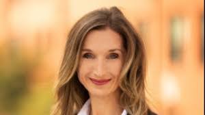 Amanda Mcmillan's Instagram, Twitter & Facebook