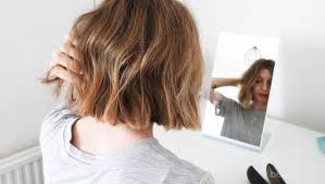 Gambar rambut pendek wanita dari belakang. Kamu Memiliki Rambut Tebal Jangan Asal Pilih Coba Gaya Rambut Ini Ladies
