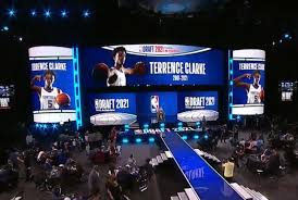 العثور على معلومات نظام التشغيل في windows 10. Terrence Clarke Car Terrence Clarke Former Kentucky Wildcats Player Who Died In A Car Accident Selected By League Ap Kentucky Freshman Guard Terrence Clarke Died Thursday Following A