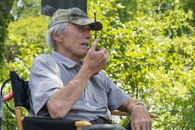 Его самая младшая дочь морган иствуд родилась в 1996 году. Maximum Cinema Hintergrund Clint Eastwood Eine Widerspruchliche Ikone Wird 90