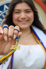 Grab your Valentine, bestie, or little ones and let's have fun with a  Valentines-themed photoshoot! Slots are limited, so book before they're  gone! https://tinyurl.com/4dnvuyaw