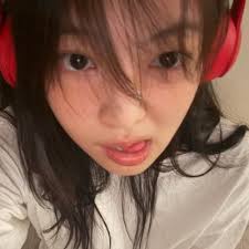 Alison Chang, OA Head of Global Business IG story update “HAPPY BIRTHDAY J  😘 @jennierubyjane This year's going to be crazyyyyy” “LOVE YOU 🫶  @jennierubyjane ” ALL OUR LOVE FOR JENNIE #PrettyGirlJENNIEDay #