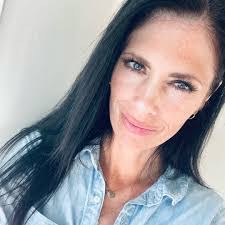 Dana Corbin's Instagram, Twitter & Facebook