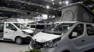 Chausson est le premier constructeur à offrir au client le choix du. Comment L Engouement Pour Le Van Dope Le Secteur Du Camping Car L Express L Expansion
