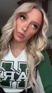 Shana Holt's Instagram, Twitter & Facebook