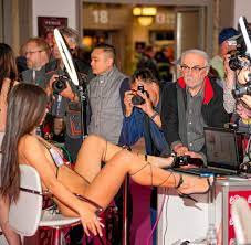 Erotikmesse venus: Masturbationsmaschinen mit Doppelwumms - WELT