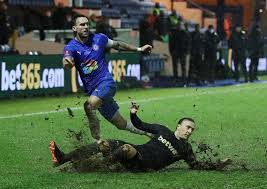 With the match played in heavy rain, chances were at a premium before. West Ham Scrape 1 0 Fa Cup Win At Stockport