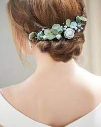 Haarschmuck Mit Eukalyptus Bildergalerie Mit Vielen Anregungen Kommunion Frisur Madchen Brautfrisuren Mit Blumen Haarschmuck