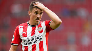 Eintracht frankfurt gilt als bekanntester sportverein in hessen und ist gründungsmitglied der bundesliga. Psv Suffers First Defeat In Practice Campaign Against Eintracht Frankfurt Teller Report