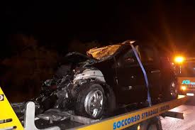 Stiamo caricando i commenti degli utenti. Tragico Incidente Sulla A14 Due Morti E Un Ferito Tra Bitonto E Molfetta