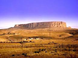 Tableland A Level Area Of High Land Varying In Size From A Mesa To An Extensive Plateau Desert Places Tunisia Monument Valley