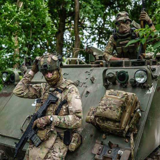 Russia Masses 50,000 Troops Around Sumy, Putting Ukraine in Precarious  Position - WSJ