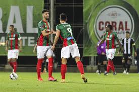 Rodrigo pinho (marítimo) header from the centre of the box misses to the right. Maritimo Quebra Duplo Ciclo Negativo Na Choupana Futebol Nacional Publico
