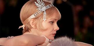 She made her professional acting debut on stage in the 2004 kevin elyot play forty winks at the royal court theatre. Carey Mulligan S Tiffany Jewels For The Great Gatsby Love Happens Magazine