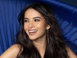 Kelley Day's Instagram, Twitter & Facebook