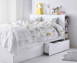 Tête de lit blanche diy rangement intégré. Appliquer La Methode De Marie Kondo La Magie Du Rangement Chez Soi