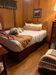 This house is where edgar and martha mather live with their two children, levi and lizzie. Lodge Room Interior Picture Of Mather Lodge Morrilton Tripadvisor