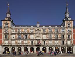 The hotel overlooks the neighbouring jardines de oriente. Casa De La Panaderia Plaza Mayor De Madrid City Of Madrid Film Office