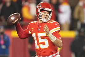 Chiefs' Patrick Mahomes plays with ankle injury to win in NFL playoffs