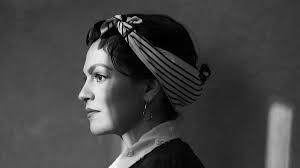 Actrice en 'techbitch' Stephanie Louwrier: 'Ik zie hoe verslavend Instagram  is, maar ik heb het ook nodig'