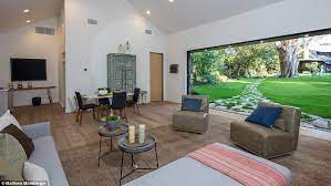 Logan started his career as a vine creator and began creating youtube videos following vine's closing. Youtube Star Logan Paul Buys 6 55 Million Encino Estate Express Digest