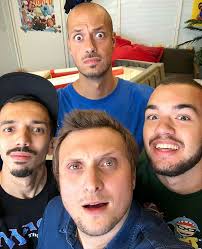 Comme toute bonne histoire, l'histoire de ce duo commence sur une radio, dans la mcfly et carlito qui veulent se remettre au sport pour pouvoir être mieux dans leur peau et pouvoir. Bigflo Et Oli Avec Mcfly Et Carlito People News Youtubers Mcfly