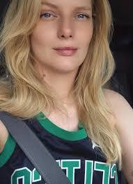 Mary Deblois's Instagram, Twitter & Facebook