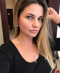 Monica Dubois's Instagram, Twitter & Facebook