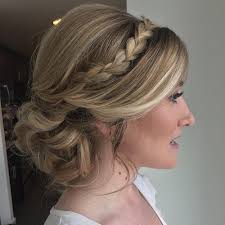 Braids are the universal tools of the hair world that can handle every occasion, from the classic french braid it's easy to accentuate voluminous curls or jazz up short hair with a quick headband braid. 40 Cute And Comfortable Braided Headband Hairstyles