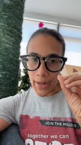 Lunch break vents with Nikki Nic , Turns out there really are things that  are just below me 🤷🏻‍♀️ , I did have fun at the aboogie concert with my  girls but leaving was hella ghetto, never again.