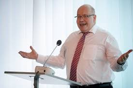 Peter altmaier is minister:economic affairs & energy at federal republic of germany. Altmaier Vor Rucktrittsforderungen Klimareporter