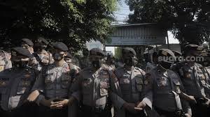 Diwarnai diskusi alot, sidang tuntutan habib rizieq akhirnya ditunda. Sidang Vonis Habib Rizieq Hari Ini Ribuan Polisi Dan Tni Dikerahkan Ke Pn Jaktim