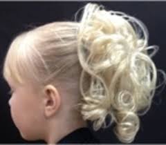 Feminine and flirtatious, a short wig can come in a range of styles. Dancers Hairdos Loose Curls Dance Street