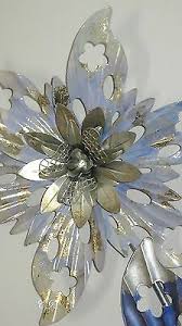 Wandbild Wanddekoration Wanddeko 3d Wandschmuck Wandrelief Metall Blumen 1a Eur 65 90 Picclick De Dies exklusive metall blume mit 3 zarten blüten und blättern ist ein hingucker an jeder wand✔ hier im dekoshop.