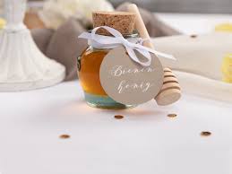 In diesem video gebe ich euch ein paar einblicke in unsere hochzeit und zeige euch welche gastgeschenke ich vorbereitet habe.papeterie von. Kleine Honig Glaser Mit Loffel Als Besonderes Gastgeschenk Myprintcard