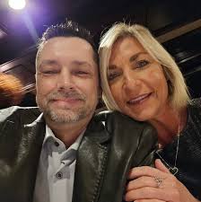 Is Huey p one lane or two ? And is causeway or veterans Blvd open ? Have a  dr to get to