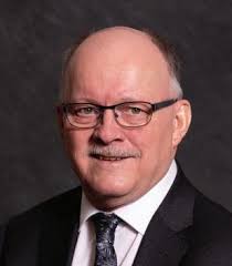 Two candidates for District 5