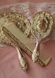 Beautiful Vintage Dresser Set Mirror Hair Brush And Comb In Very Good Cond Sieraden Zilver Vintage