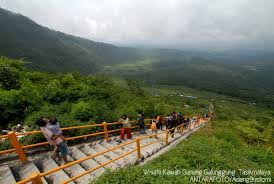 Harga tiket masuk gunung galunggung 2021 : Uji Denyut Jantung Di Kawah Gunung Galunggung Wego Indonesia Travel Blog