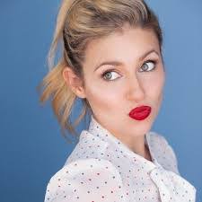 Katy Rowe's Instagram, Twitter & Facebook