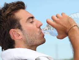 Drinking water is often overlooked as a necessary part of staying healthy. Drinking A Lot Of Water But Barely Peeing Causes Solutions Scary Symptoms