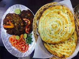 Peshawari Chapli Kabab Roghni Naan Indian Food Recipes Pakistani Food Naan