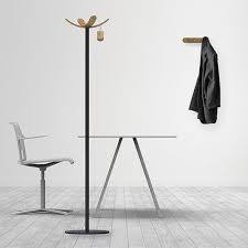 Capri Porte Manteaux Sur Pieds Design Jordi Blasi Made Design Disenos De Unas Entorno De Trabajo Habitat